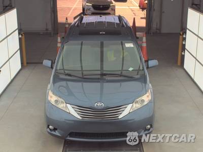 2017 Toyota Sienna XLE 8-Passenger 119.3" WB - zdjęcie 2 z 43 - miniatura
