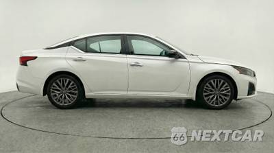 2025 Nissan Altima SV - zdjęcie 8 z 12 - miniatura