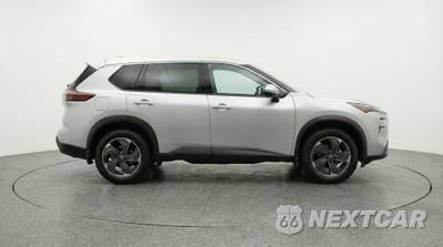 2025 Nissan Rogue SV - zdjęcie 8 z 12 - miniatura