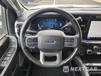 2023 Ford Super Duty F-250 Lariat Crew Cab Medium Bed - zdjęcie 13 z 17 - miniatura