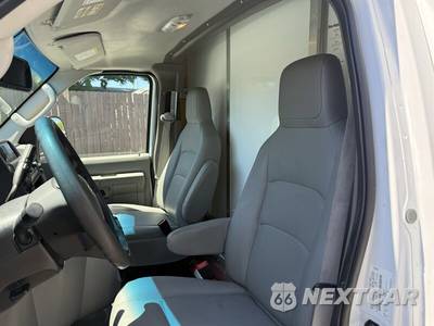 2025 Ford E-450 Cutaway DRW - zdjęcie 26 z 33 - miniatura