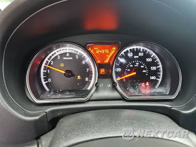 2013 Nissan Versa 1.6 SV - zdjęcie 12 z 50 - miniatura