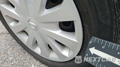 2013 Nissan Versa 1.6 SV - zdjęcie 45 z 50 - miniatura