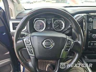 2018 Nissan TITAN XD Platinum Reserve Crew Cab Medium Bed - zdjęcie 10 z 26 - miniatura