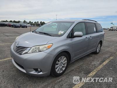 2013 Toyota Sienna XLE 7-Passenger 119.3" WB
