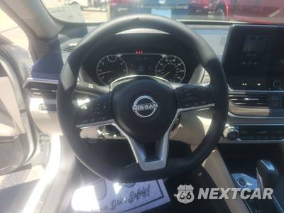 2025 Nissan Altima SV - zdjęcie 10 z 18 - miniatura