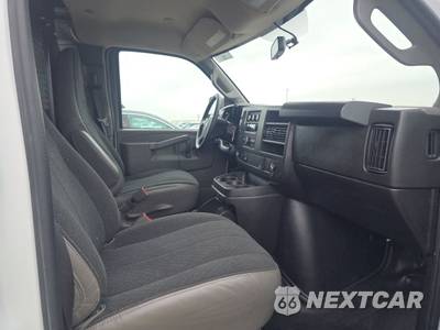 2025 GMC Savana 2500 Cargo Van 1WT 135.0" WB - zdjęcie 8 z 18 - miniatura