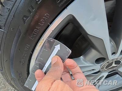 2017 Mercedes-Benz C 300 4MATIC Sedan w/Luxury Pkg - zdjęcie 24 z 27 - miniatura