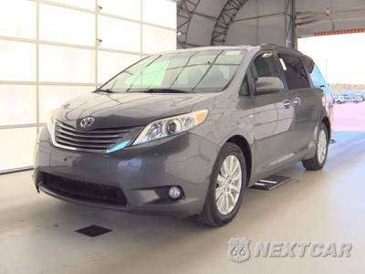 2017 Toyota Sienna XLE Premium 7-Passenger 119.3" WB