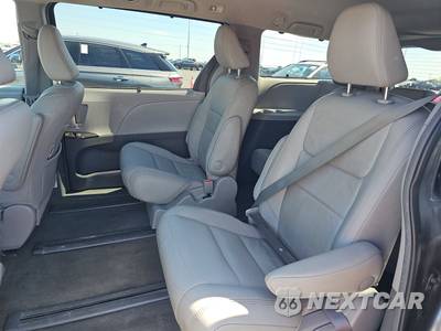 2017 Toyota Sienna XLE Premium 7-Passenger 119.3" WB - zdjęcie 13 z 35 - miniatura