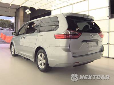 2020 Toyota Sienna L 7-Passenger 119.3" WB - zdjęcie 6 z 24 - miniatura