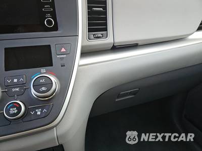 2020 Toyota Sienna L 7-Passenger 119.3" WB - zdjęcie 11 z 24 - miniatura