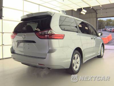 2020 Toyota Sienna L 7-Passenger 119.3" WB - zdjęcie 4 z 24 - miniatura