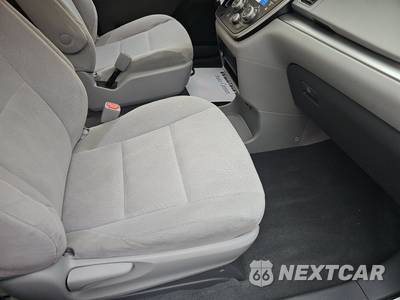 2020 Toyota Sienna L 7-Passenger 119.3" WB - zdjęcie 8 z 24 - miniatura