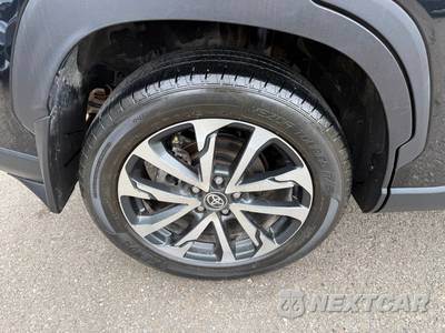 2024 Toyota Corolla Cross XLE - zdjęcie 14 z 30 - miniatura