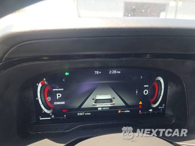 2025 Nissan Pathfinder Platinum - zdjęcie 12 z 25 - miniatura
