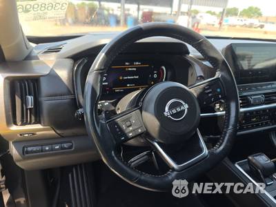 2025 Nissan Pathfinder Platinum - zdjęcie 10 z 25 - miniatura