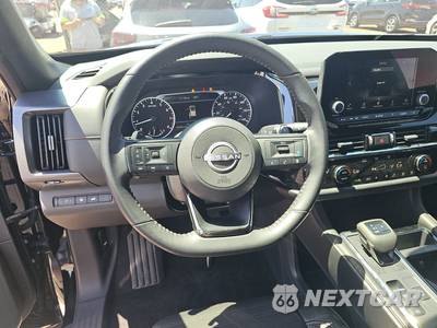 2025 Nissan Pathfinder Rock Creek - zdjęcie 10 z 26 - miniatura