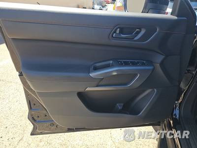 2025 Nissan Pathfinder Rock Creek - zdjęcie 9 z 26 - miniatura
