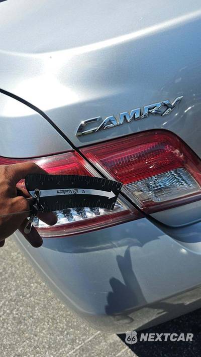 2011 Toyota Camry LE - zdjęcie 10 z 24 - miniatura