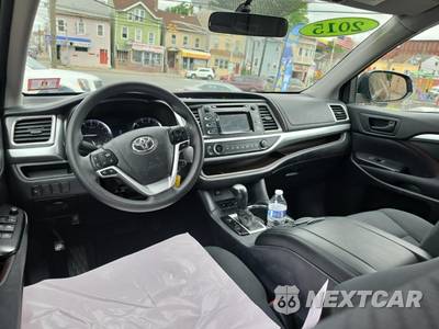2015 Toyota Highlander LE - zdjęcie 14 z 31 - miniatura