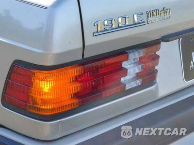 1987 Mercedes-Benz 190 E - zdjęcie 9 z 38 - miniatura