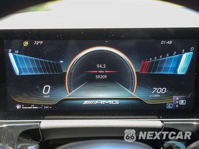 2021 Mercedes-Benz AMG GLA 35 4MATIC - zdjęcie 33 z 40 - miniatura