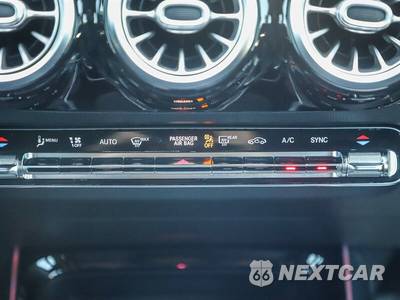 2021 Mercedes-Benz AMG GLA 35 4MATIC - zdjęcie 19 z 40 - miniatura