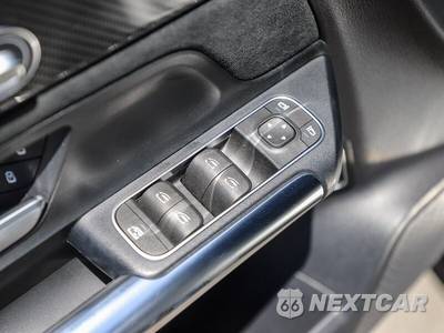 2021 Mercedes-Benz AMG GLA 35 4MATIC - zdjęcie 31 z 40 - miniatura