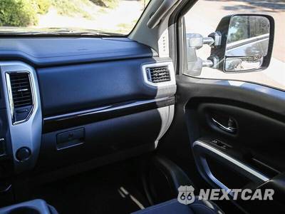 2017 Nissan TITAN XD SV Crew Cab Medium Bed - zdjęcie 23 z 39 - miniatura