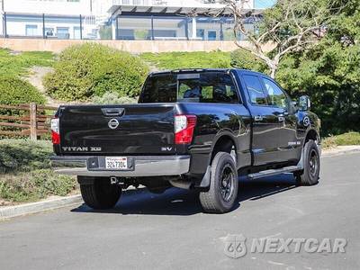 2017 Nissan TITAN XD SV Crew Cab Medium Bed - zdjęcie 7 z 39 - miniatura
