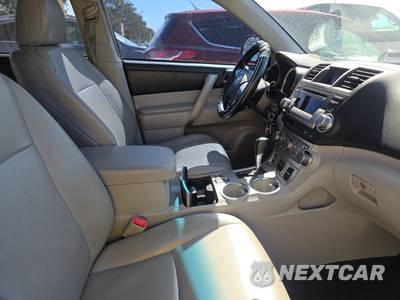 2011 Toyota Highlander SE - zdjęcie 8 z 19 - miniatura
