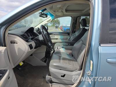 2009 Volkswagen Routan SEL Premium 121.2" WB - zdjęcie 7 z 19 - miniatura