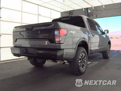 2021 Nissan TITAN PRO-4X Crew Cab Short Bed - zdjęcie 4 z 34 - miniatura