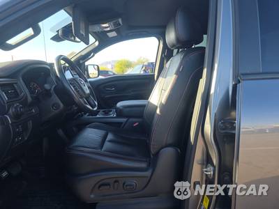 2021 Nissan TITAN PRO-4X Crew Cab Short Bed - zdjęcie 7 z 34 - miniatura