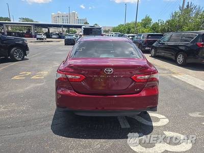 2018 Toyota Camry LE - zdjęcie 5 z 31 - miniatura