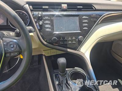 2018 Toyota Camry LE - zdjęcie 11 z 31 - miniatura