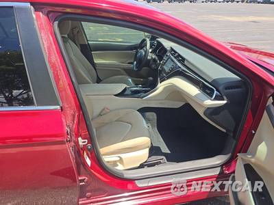 2018 Toyota Camry LE - zdjęcie 8 z 31 - miniatura