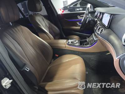 2017 Mercedes-Benz E 300 Sport 4MATIC Sedan - zdjęcie 8 z 29 - miniatura