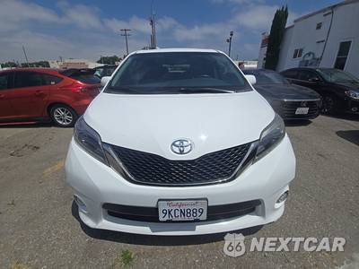 2017 Toyota Sienna SE 8-Passenger 119.3" WB - zdjęcie 2 z 28 - miniatura