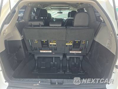 2017 Toyota Sienna SE 8-Passenger 119.3" WB - zdjęcie 17 z 28 - miniatura