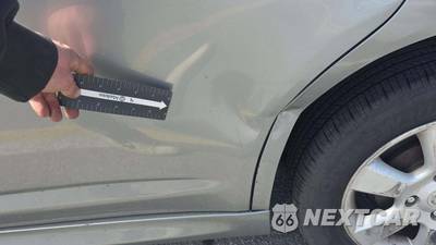 2011 Nissan Versa 1.8 SL Hatchback - zdjęcie 30 z 31 - miniatura