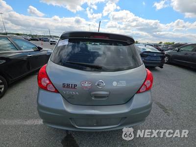 2011 Nissan Versa 1.8 SL Hatchback - zdjęcie 5 z 31 - miniatura