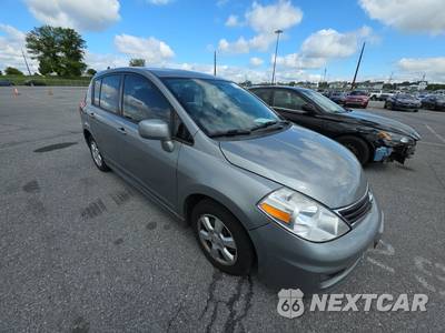2011 Nissan Versa 1.8 SL Hatchback - zdjęcie 3 z 31 - miniatura