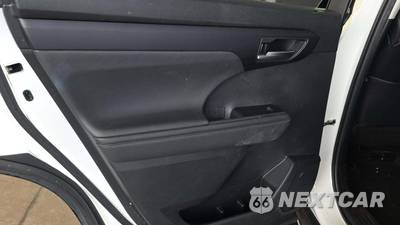 2023 Toyota Highlander XLE - zdjęcie 31 z 44 - miniatura