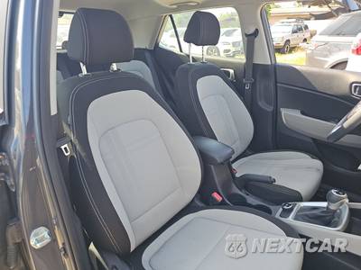 2023 Hyundai Venue SEL - zdjęcie 8 z 23 - miniatura