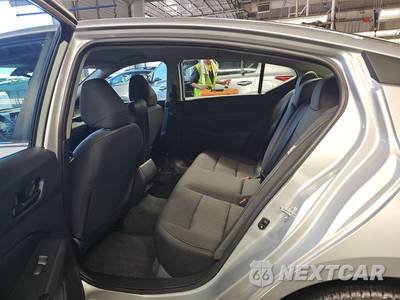 2025 Nissan Altima SV - zdjęcie 13 z 21 - miniatura