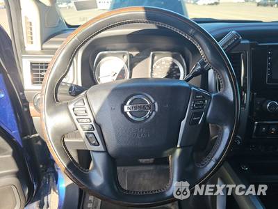 2017 Nissan TITAN XD Platinum Reserve Crew Cab Medium Bed - zdjęcie 10 z 25 - miniatura