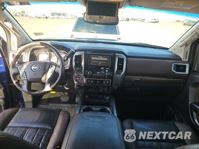2017 Nissan TITAN XD Platinum Reserve Crew Cab Medium Bed - zdjęcie 11 z 25 - miniatura