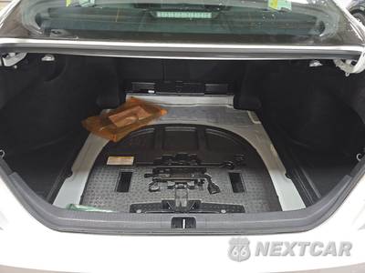 2026 Toyota Camry Nightshade - zdjęcie 16 z 33 - miniatura